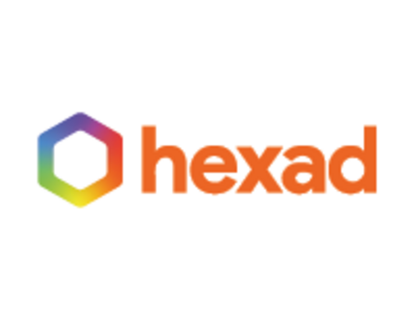 Logo in Form eines sechseckigen Symbols mit Regenbogenfarben links und dem Wort "hexad" in orange rechts.
